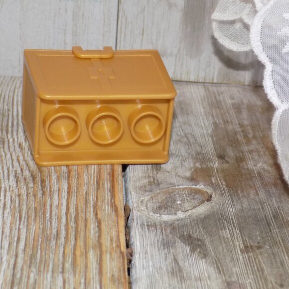 TRUNK PLASTIC BUILDING TOY TREASURE CHEST - Picture 3 of 8